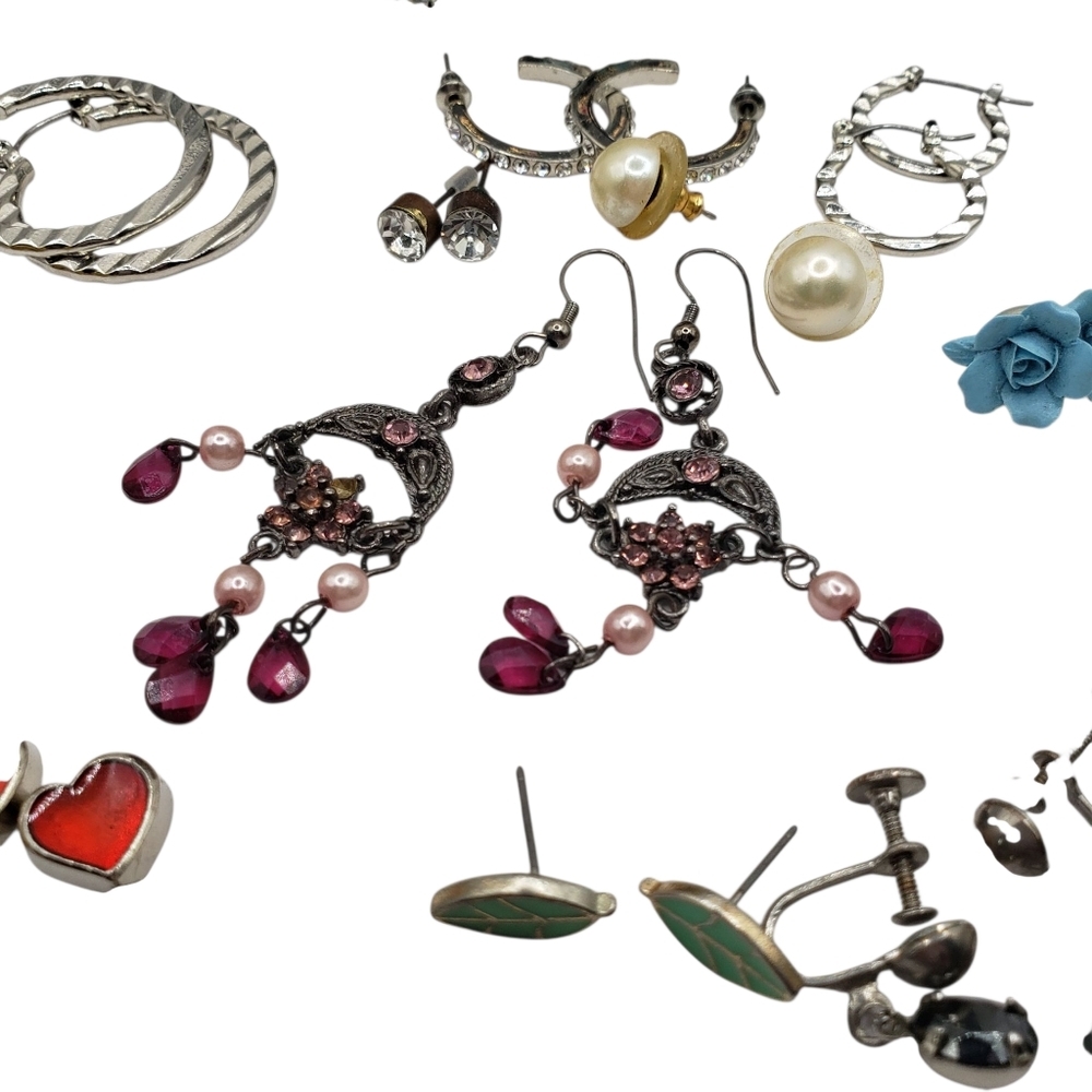 🔷️35 Piece Earring Pin Bundle - Picture 6 of 8